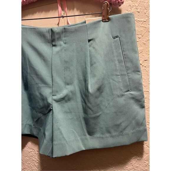 A New Day Stretch Midi Shorts 4” Inseam Woman’s Size 16 NEW - Picture 3 of 11